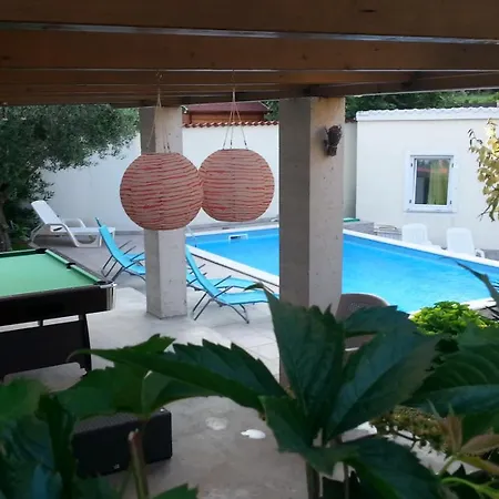 Holiday Homes Mare Premantura Exterior photo