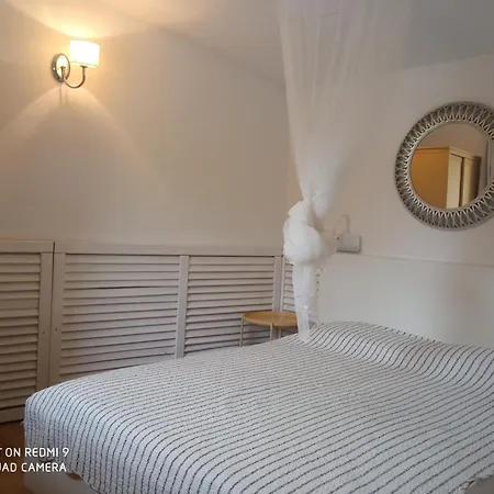 Holiday Homes Mare Premantura Exterior photo